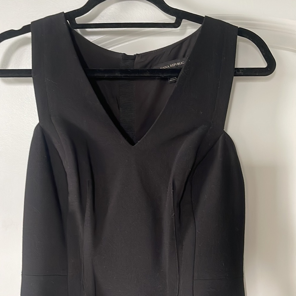 Banana republic black, midi dress, V-neck, pencil- size 6 - Picture 1 of 7